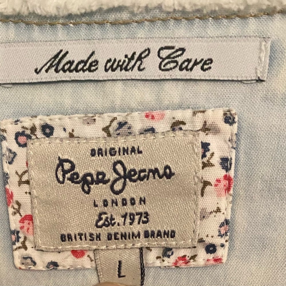 Vintage 90's Pepe Jeans London Women's
Embroidered Denim Shirt Size Large - Picture 8 of 12